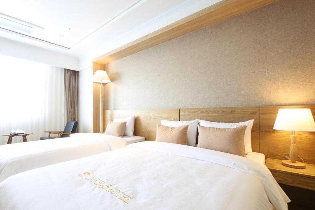 Lake 45 Hotel Naju Экстерьер фото