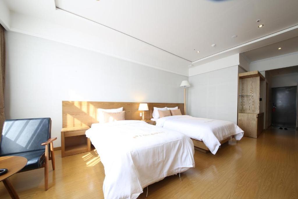 Lake 45 Hotel Naju Экстерьер фото