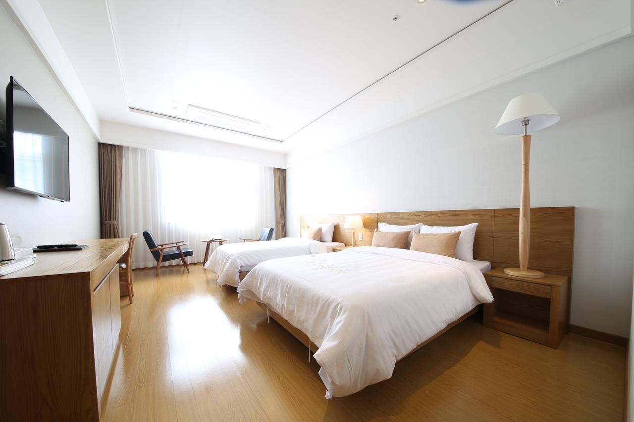 Lake 45 Hotel Naju Экстерьер фото